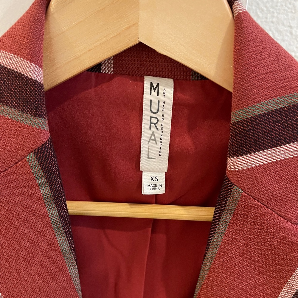 Blazer - Picture 2 of 2